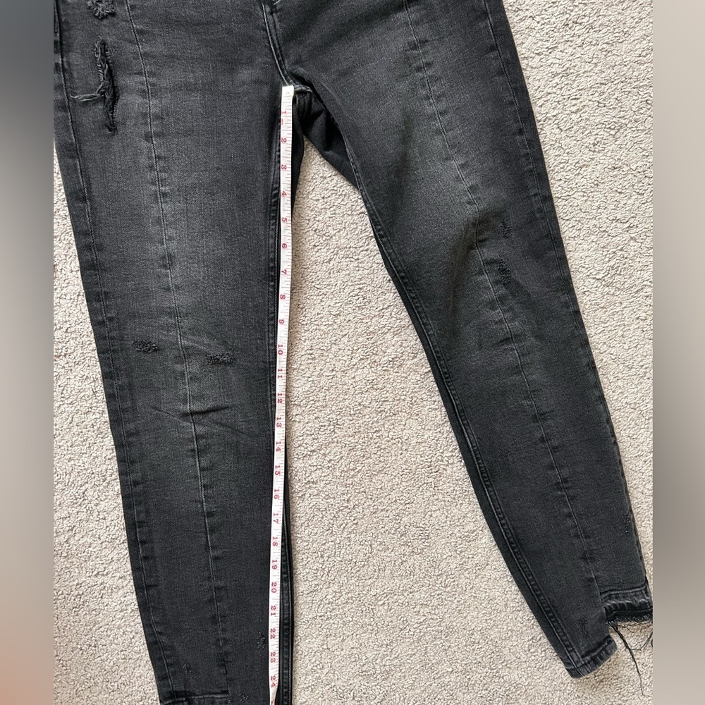 Zara Ripped Jeans - Picture 6 of 6